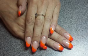 Оранжевый френч на короткие и длинные ногти: варианты дизайна с фото